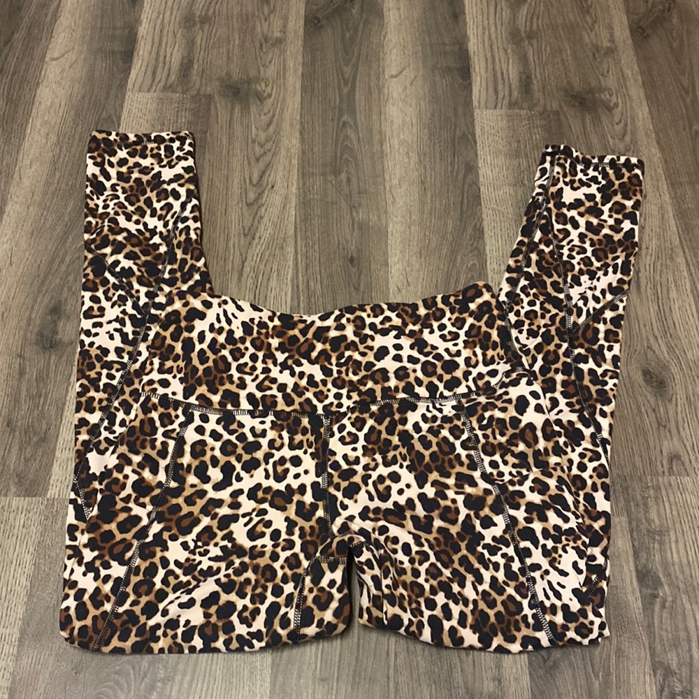 Cheetah print leggings